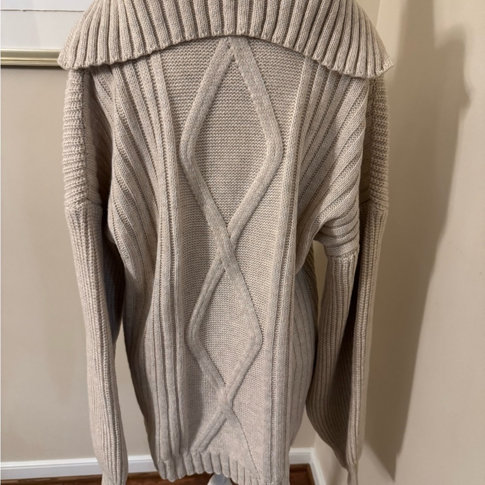 Modesees Women's Cream Sweater. Oversized Sz Medium - Picture 3 of 7